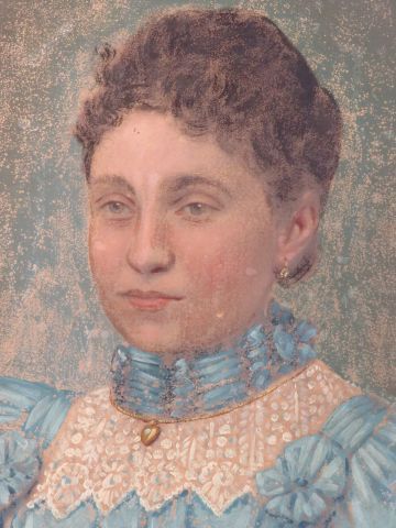 null Ecole française vers 1900 "Jeune femme en robe bleue" Technique mixte sur carton....