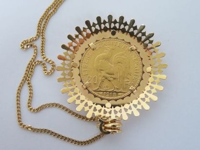 null Pièce de 20 francs en or, Coq, 1913. Montée en médaillon. Avec sa chaîne en...