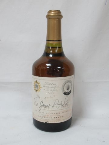 null Bouteille de Vin jaune d'Arbois, Auguste Pirou, 62 cl