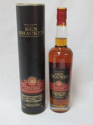 null Single Malt Whisky Ben Bracken 1987 (30 years old, bottled 2017). In its bo...