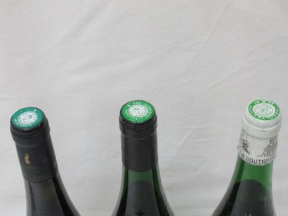 null Lot de 3 bouteilles de vin blanc de Loire dont Côteaux du Layon 2001.