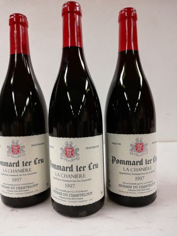 null 3 bouteilles de Pommard. 1er Cru. La Chanière. 1997. Noémie de Chanteloup.
