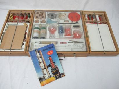 null GEGE Chemistry kit for children. 1969. In its wooden box, with its instruct...