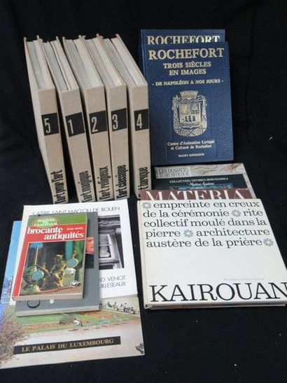 null Lot of Art books including "Rochefort, 3 centuries in pictures", "Religious...