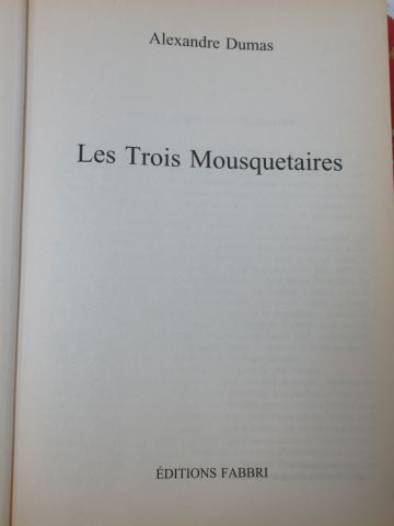 null Lot de 2 livres, comprenant DUMAS "les trois mousquetaires", et NODIER "Trésors...