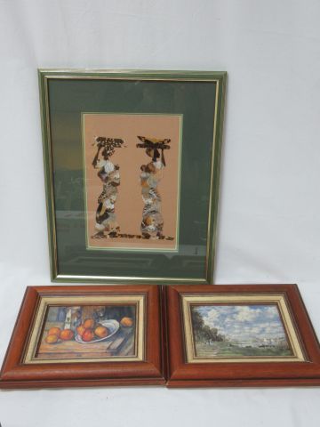 null Set of framed pieces, comprising a pair of natural wood frames (containing reproductions)...