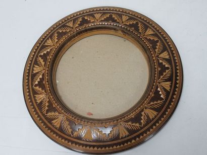 null Round frame in pyrography wood. Diameter: 29 cm