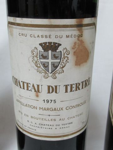 null 5 bouteilles de Margaux, Château Du Tertre, 1975. (très bas, els)