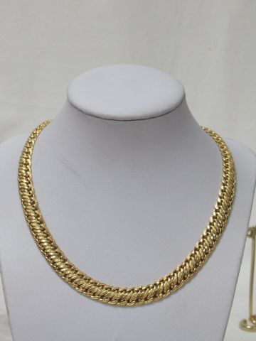 null Collier en or jaune 18K. Long.: 42 cm (ouvert) Poids : 32,71 g