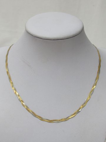 null Necklace in 18K yellow and white gold. Length: 41 cm (open). Weight: 3,86 g