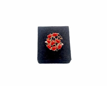 null Pink vermeil ring with coral and black spinel decoration.

Size : 56

Weight...