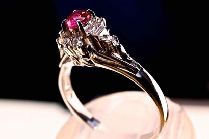 null Haute Joaillerie. Exceptionnelle et unique bague en Platine 900/°°° sertissant...