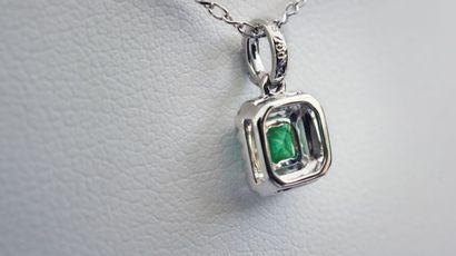 null Very beautiful 0.26 carat square transparent Emerald certified natural and untreated...