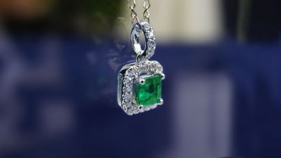 null Very beautiful 0.26 carat square transparent Emerald certified natural and untreated...
