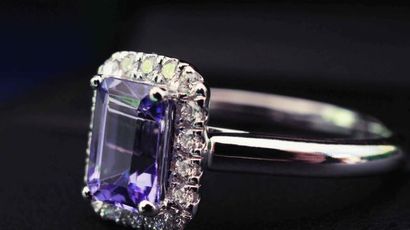 null Ring. Unique piece. 1.13 carat emerald cut natural TANZANITE certified GRS in...