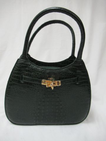 null RENOUARD Sac en cuir vert façon croco. 22 x 29 x 7 cm (usure à l'intérieur)