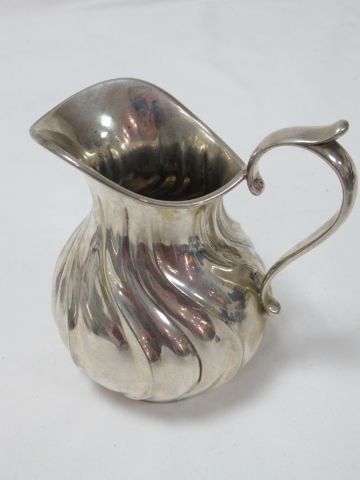 null Pot à lait en métal argenté. Haut.: 11 cm (légère désargenture)