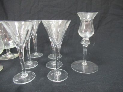 null Lot en verre ret cristal, comprenant 6 verres à cognac (2 tailles) et 6 verres...