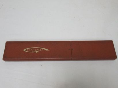 null GRAPHOPLEX Règle de calcul. Long.: 29 cm Circa 1980.