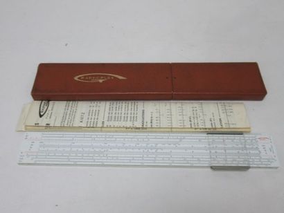 null GRAPHOPLEX Règle de calcul. Long.: 29 cm Circa 1980.