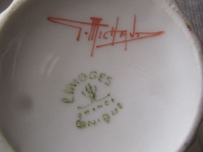 null Partie de service à thé et café en porcelaine de Limoges signée G. Michaud (XXème),...