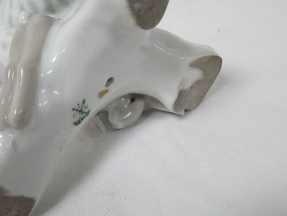 null GERMANY Porcelain sculpture, depicting a bird. Height: 14 cm Marked.