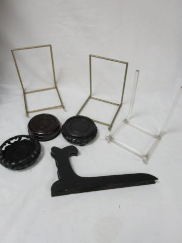 null Small set of pedestals and plate holders.