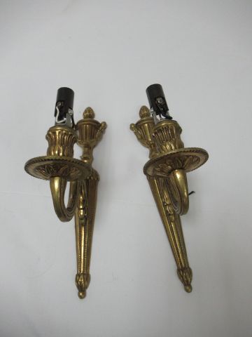 null Pair of gilt bronze sconces, one arm of light, Louis XVI style. 24 cm