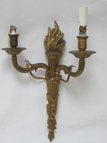 null Applique en bronze, à deux bras de lumières. 34 cm