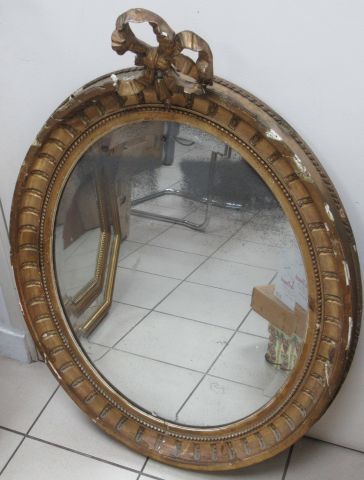 null Important miroir en bois sculpté, stuqué et doré. Style XVI. 97 x 70 cm (manques,...
