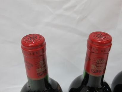 null 3 bottles of Saint Emilion Grand Cru, Clos des Menuts, 1993 (LB)