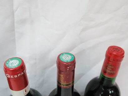 null Lot de 4 bouteilles de vin rouge : 1 de Montagne Saint Emilion Château Vieux...