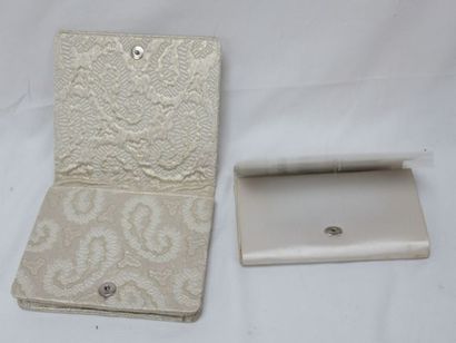 null Set of two evening clutch bags. Length: 17-18 cm (light water stains)