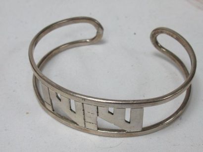 null Bracelet rigide en argent "Mimi". Poids 26 g Diam.: 7 cm