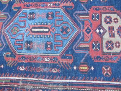 null IRAN Ancien tapis Melayer, à décor géométrique sur fond bleu. 176 x 100. Vers...