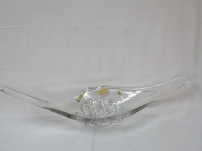 null Importante coupe en cristal blanc. Longueur totale 70 cm. Circa 1970