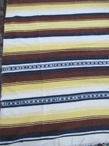 null Lot de deux tapis kilims en laine polychrome. 150 x 260 et 135 x 200