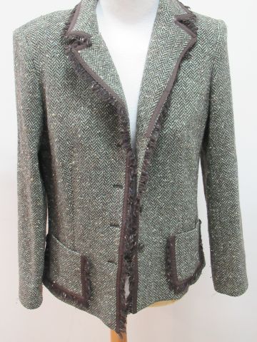 null Lot comprenant une veste Weill en laine (85%) taille 40 et une jupe en laine...
