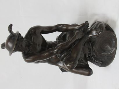 null 
D'après PIGALLE "Mercure attachant ses talonnières" Sculpture en bronze. Fonte...