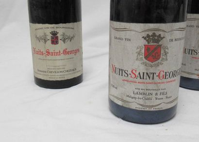 null 3 bouteilles de Nuits Saint Georges : 2 Lamblin et fils 2000 et 1 Chevillon-Chezeaux...