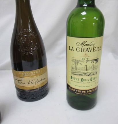 null Lot comprenant 2 bouteilles de Côtes du Jura "Rouge" 2007, 1 bouteilles d'Entre-deux-mers...