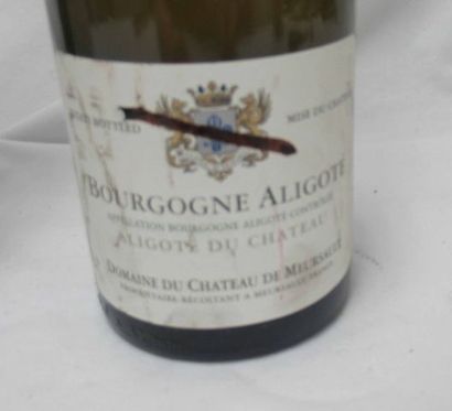 null Lot de 2 bouteilles de Bourgogne : 1 Nuits Saint Georges 1994 (LB, els) et 1...