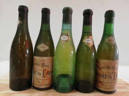 null 5 Vieilles bouteilles liquoreux. Côteaux du Layon. 375ml. 1966-1987-1989. En...