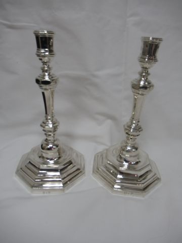 A pair of silver torches. 18th century. Numerated....