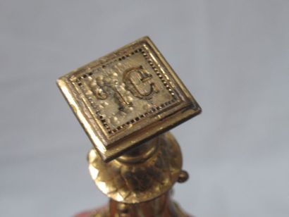 null Large gilt bronze seal. Signed Barbedienne. Monogrammed. Length: 12 cm In its...