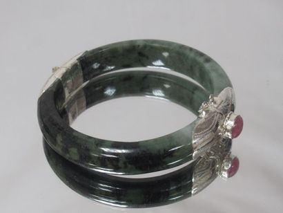 Bracelet jonc (ouvrant) en jade, monture...