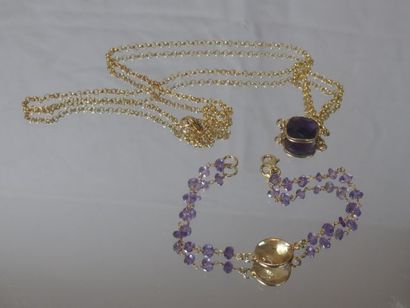  Lot in vermeil and amethysts, including a necklace and a bracelet (centered by a...