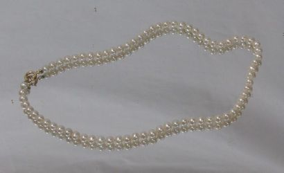 Cultured pearl necklace, 18K gold clasp....