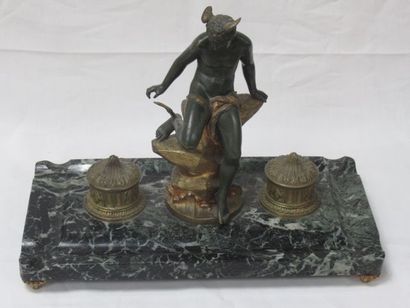 Important marble and bronze inkwell, decorated...