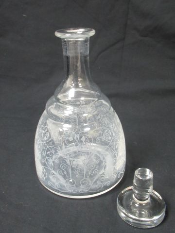 null BACCARAT Crystal decanter, Lulli model. Height: 22 cm